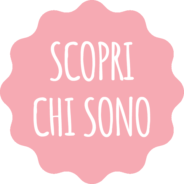 badge decorazione sul sito web con su scritto chi sono